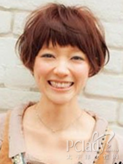 女士短发烫发发型