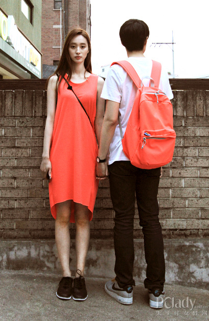 韩国情侣couple  出街装搭配惹人眼