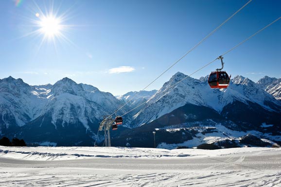 寒冬腊月拒绝麻将 一起去瑞士滑雪吧!