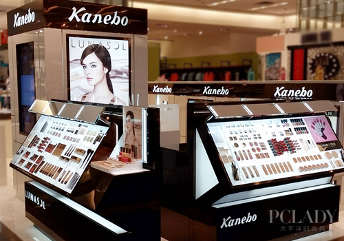 偌大空间的 kanebo佳丽宝新八佰伴专柜,推出多款紧贴日本彩妆保养的