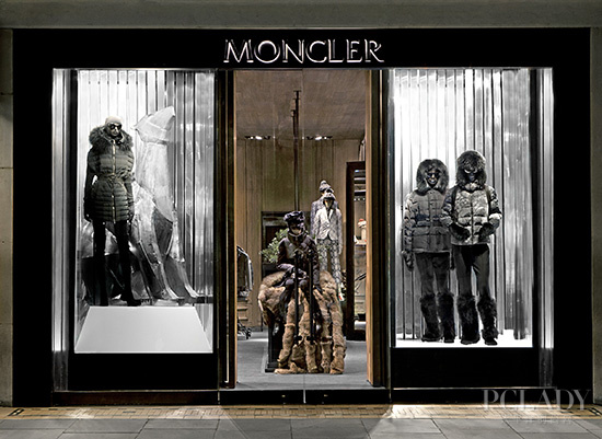 moncler, 在 2014-2015 秋冬橱窗中倾力打造以金属银熊与瑞士牧屋为