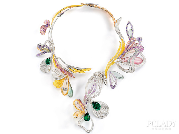 boucheron宝诗龙珠宝经常融入蛇形元素在她的珠宝系列.