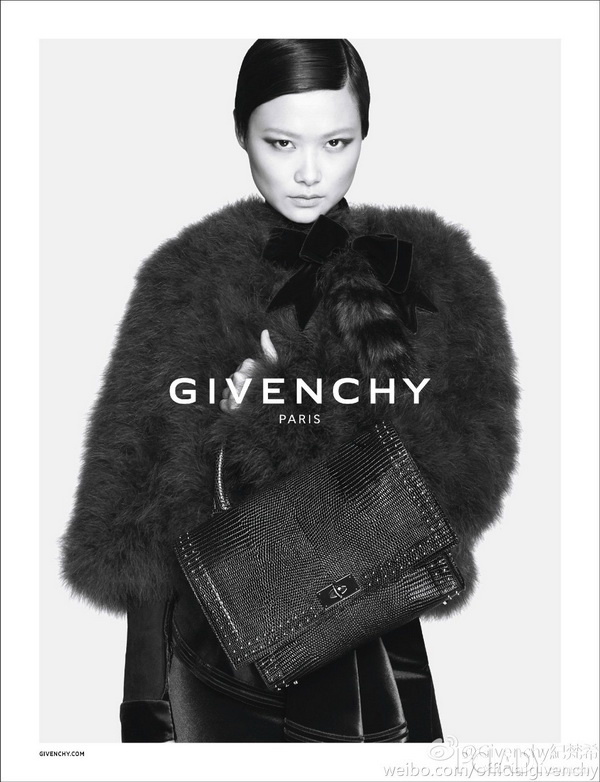 givenchy首位中国全球代言人 李总请收下我们的膝盖!