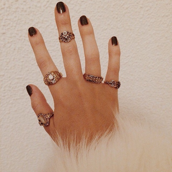 翻Instagram学搭配 13种最女孩的戒指叠戴技巧