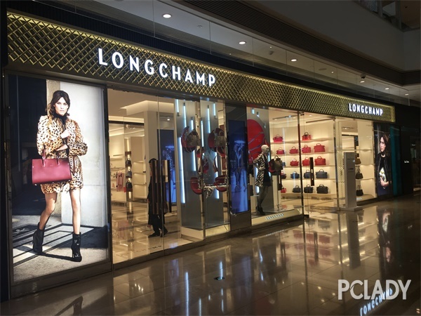 探店丨卖饺子包的longchamp不但出了一堆新品,还把店铺开在了魔都最贵