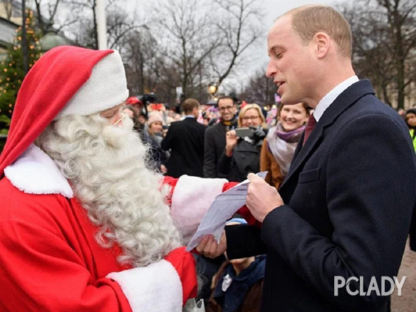 乔治小王子向圣诞老人要了一部警车...直男想要的礼物