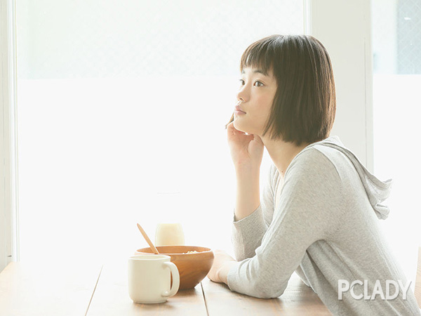 火遍娱乐圈的超短发编发造型 火遍娱乐圈的超短发编发造型