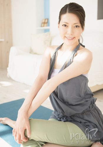 6式全身轻松瑜伽 塑造玲珑曲线
