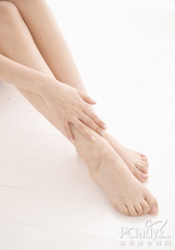 常穿细高跟？瑜伽解救紧绷小腿