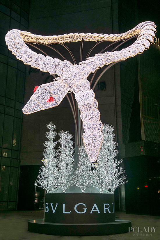 BVLGARI宝格丽银蛇闪耀2013银色圣诞节