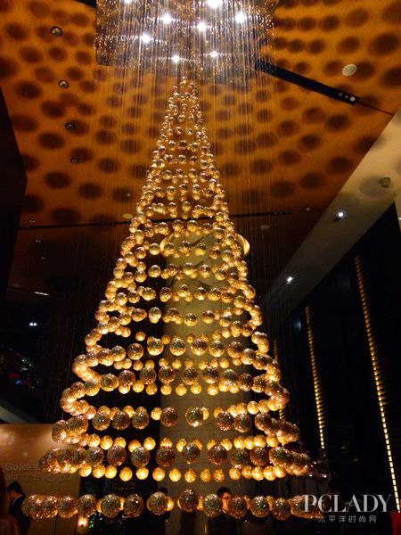 “金色之夜”圣诞树亮灯仪式