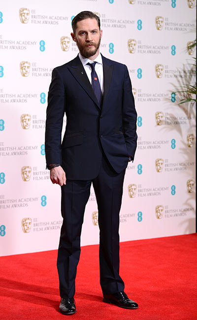 Tom Hardy身着Alfred Dunhill套装出席BAFTAs