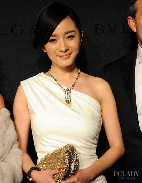 琼瑶质疑《宫3》抄袭 《梅花烙》陈德容PK袁珊珊腕上品味