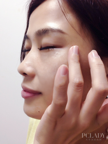 美容主编眼部护理分享 24小时多屏切换不伤眼