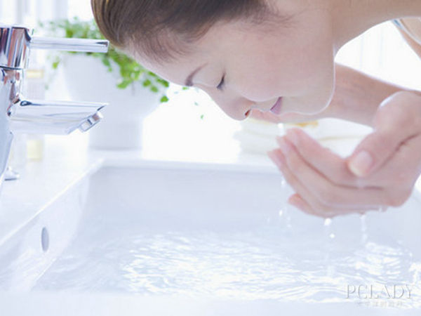 护理常识:秋季美颜 锁水第一