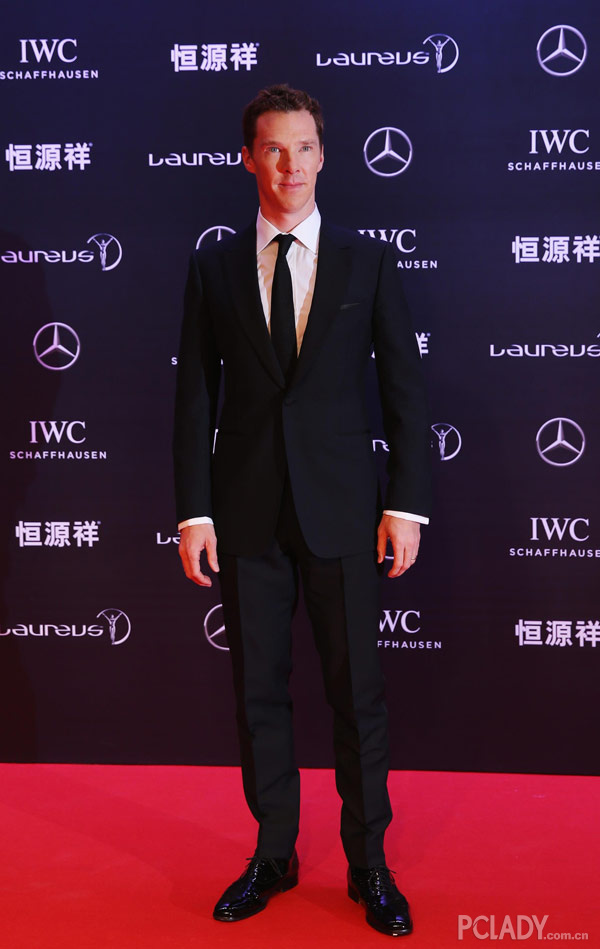 Benedict Cumberbatch和Henry Cavill身着dunhill出席于中国上海举办的劳伦斯世界体育奖颁奖典礼