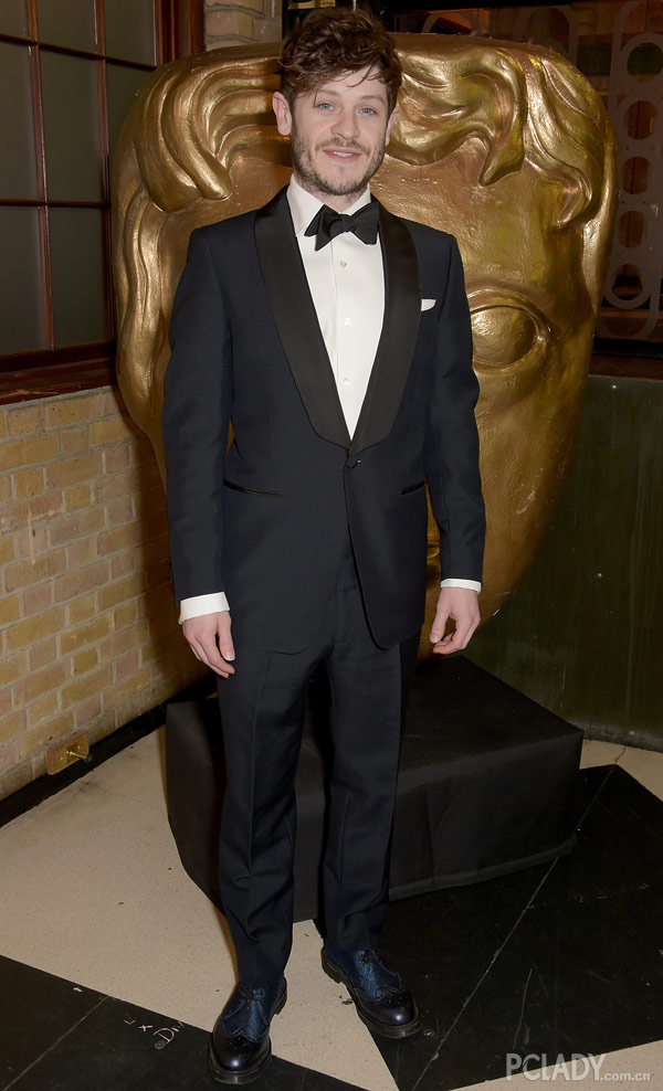 Iwan Rheon身着dunhill出席英国电影电视艺术学院工艺奖颁奖典礼