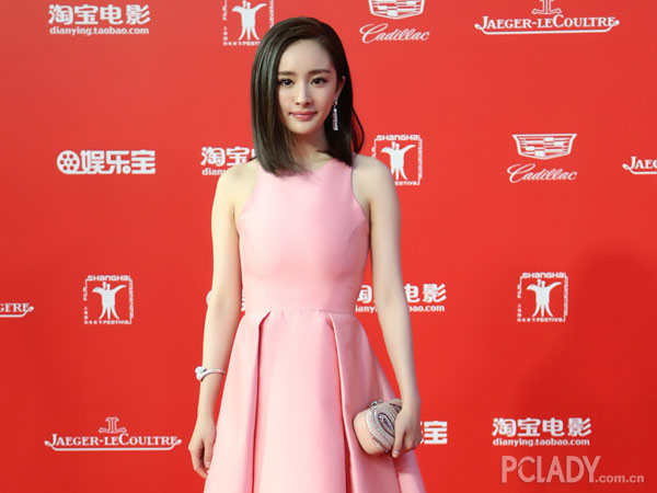 BOUCHERON宝诗龙伴杨幂 亮相第18届上海国际电影节红毯