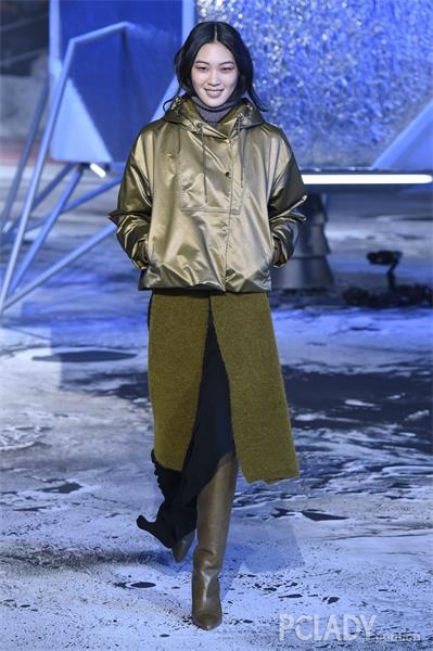 2015 H&M Studio秋冬女装系列，打造未来主义的运动风和星光四射的明星范