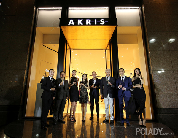 时髦 简约 精致 瑞士顶级女装Akris进驻中国