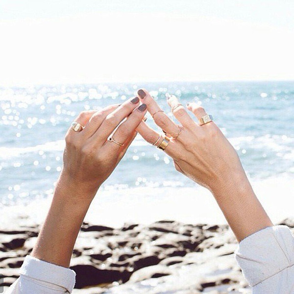 翻Instagram学搭配 13种最女孩的戒指叠戴技巧