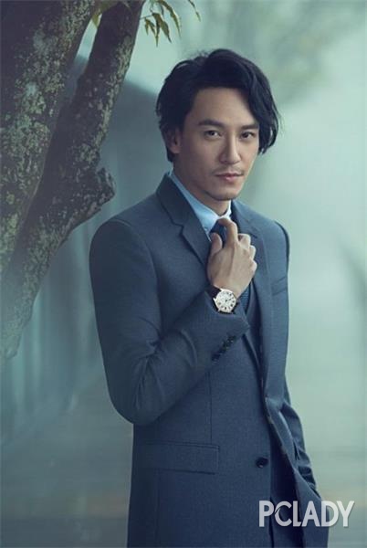 张震真我演绎全新Drive de Cartier系列腕表