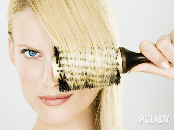 简单盘发发型扎法 一分钟搞定的气质低盘发