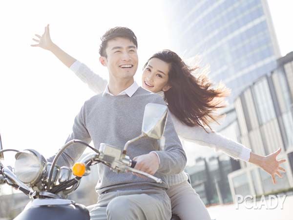 为什么男人喜欢胸 男人喜欢胸大女人的原因