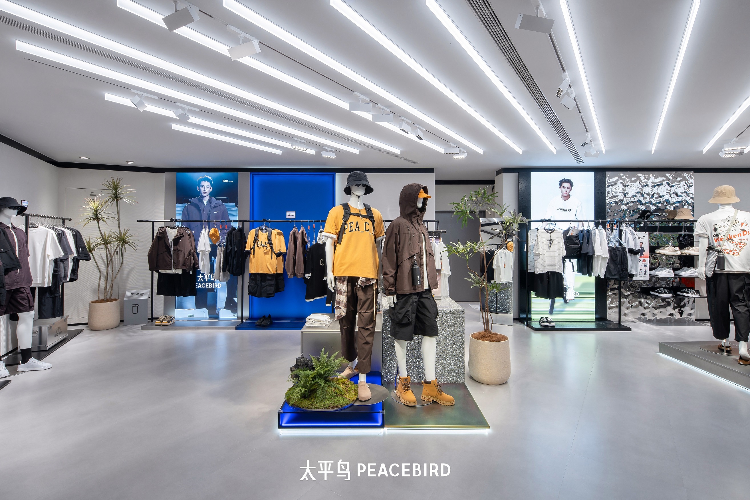 武汉太平鸟品牌旗舰店璀璨启幕，以新地标深化“一个品